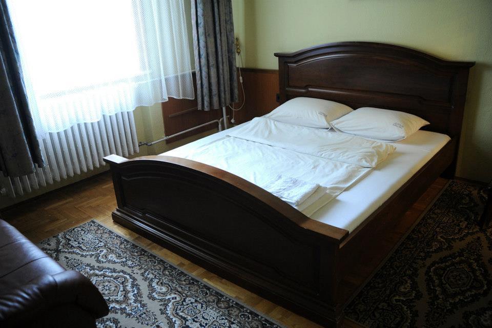 Kastelyszallo Mateszalka Bed & Breakfast Exterior photo