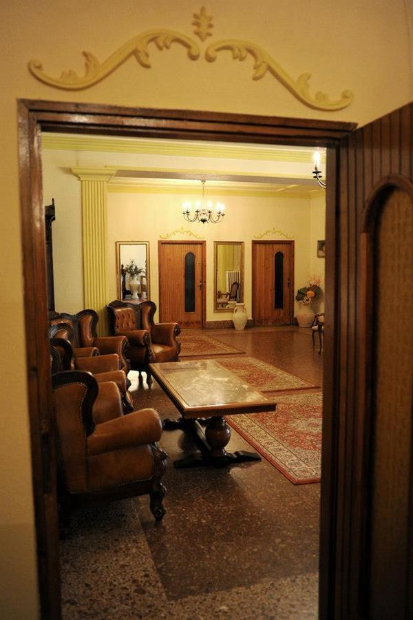 Kastelyszallo Mateszalka Bed & Breakfast Exterior photo